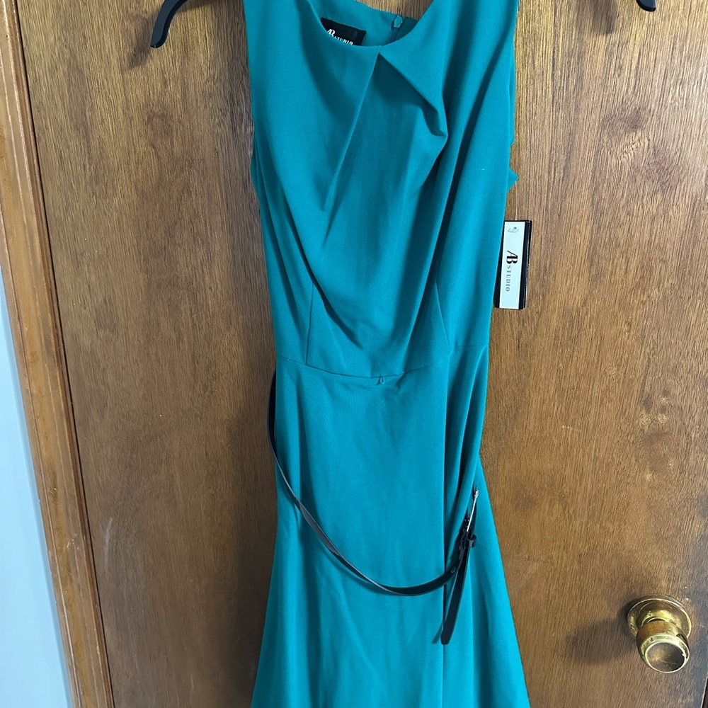 NWT AB Studio Emerald Green Sleeveless Dress with belt